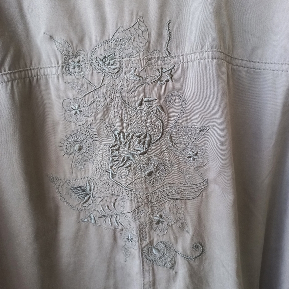 Penningtons Plus Women's Embroidered Olive Green Shirt/Jacket Size 24 =2X - Picture 11 of 17